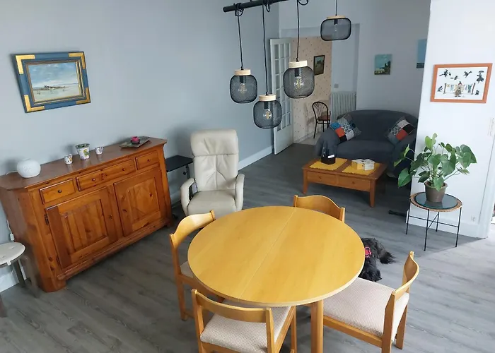 Chez Marie Claude לה מאנש